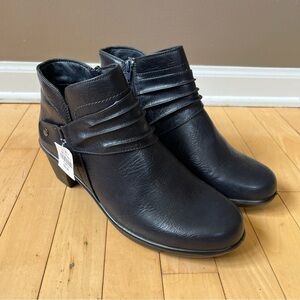 Easy Street Dakota Navy Blue Ankle Boots Women’s Size 11 W NEW 2” Heel Comfort